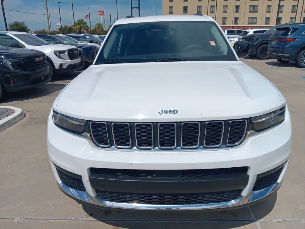 2023 Jeep Grand Cherokee Laredo photo 4