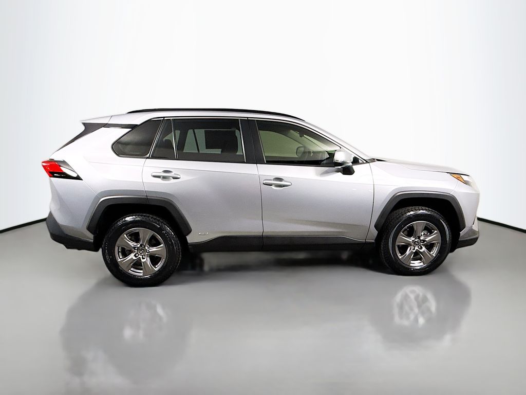 2023 Toyota RAV4 Hybrid XLE photo 8