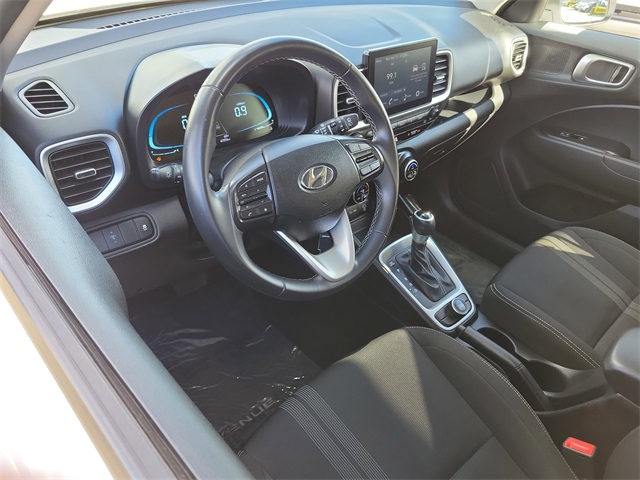 2023 Hyundai Venue SEL Limited photo 3