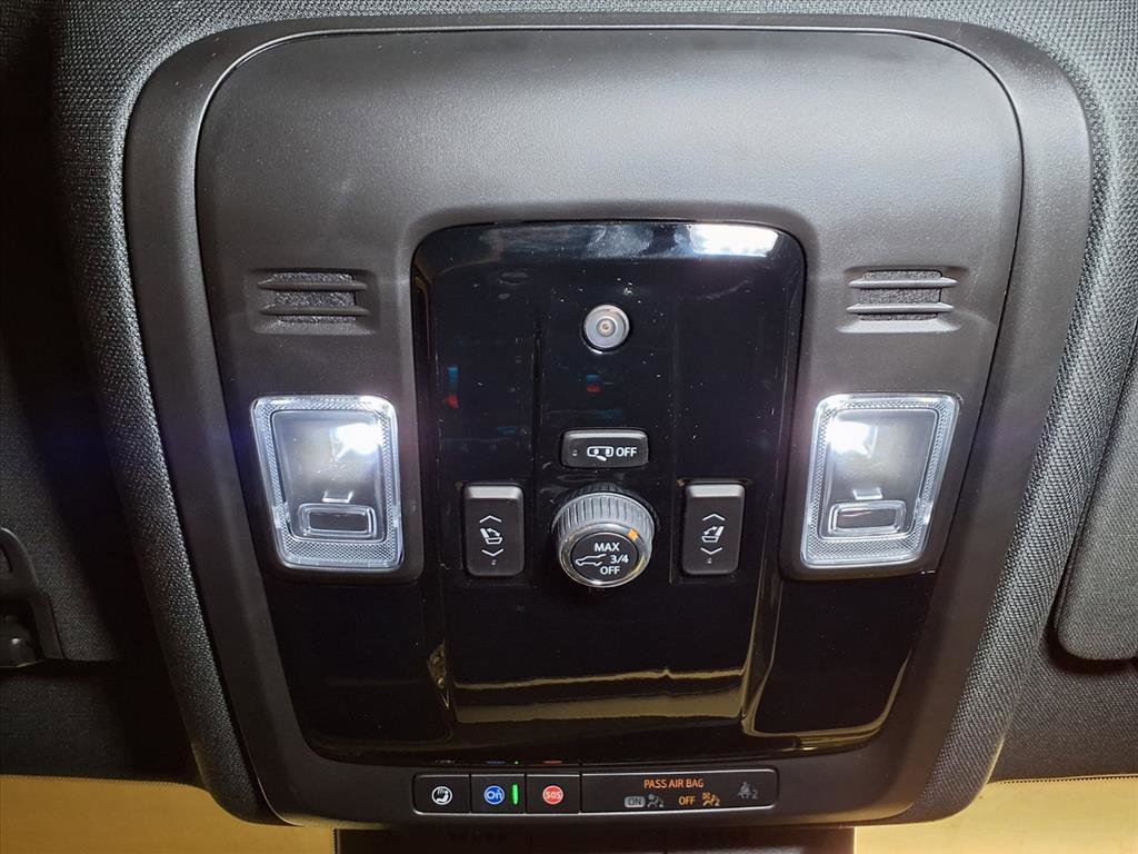 2025 Cadillac Escalade ESV Luxury photo 9