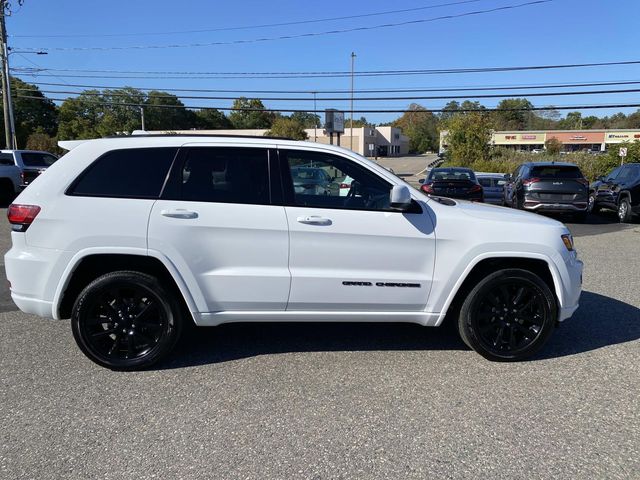 2018 Jeep Grand Cherokee Altitude photo 2