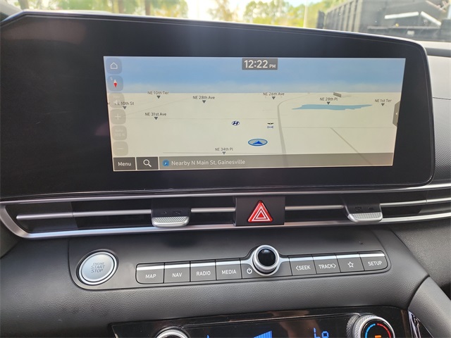 2023 Hyundai Elantra SEL photo 18