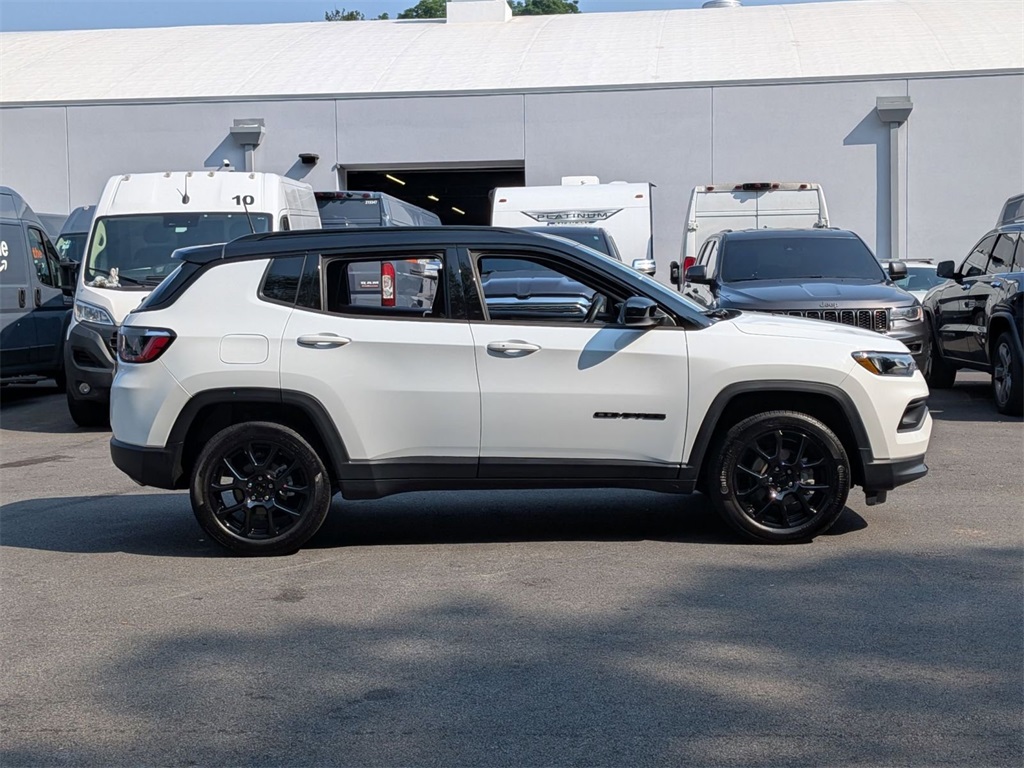 2022 Jeep Compass Altitude photo 2