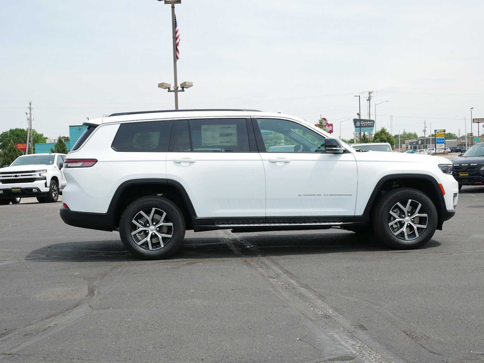 2025 Jeep Grand Cherokee Limited photo 8