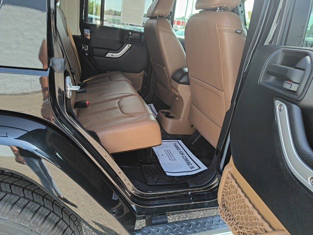 2016 Jeep Wrangler Unlimited Sahara photo 16