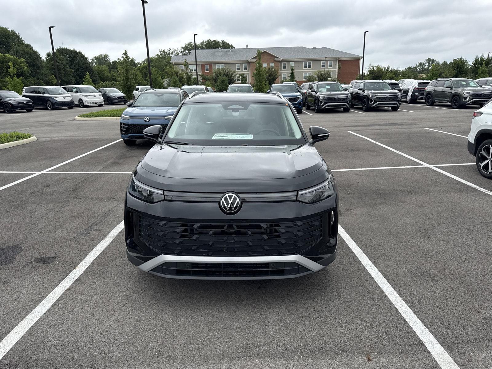 2025 Volkswagen Tiguan S photo 2