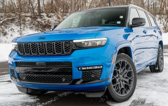2023 Jeep Grand Cherokee L Summit Reserve's photo