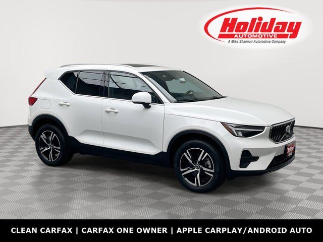 2025 Volvo XC40 Core's photo