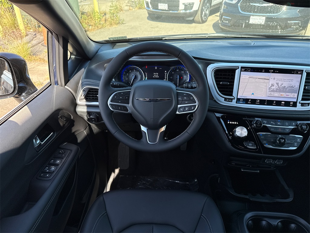 2025 Chrysler Pacifica photo 22