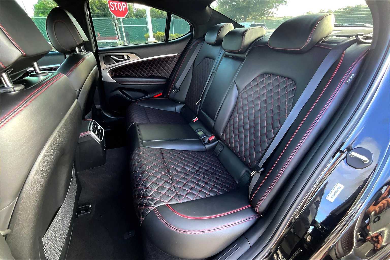 2025 Genesis G70 3.3T Sport Advanced photo 19