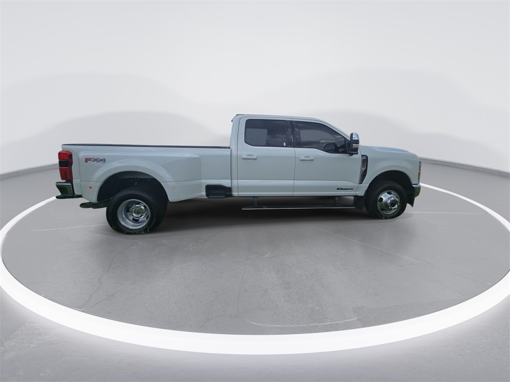 2025 Ford F-350 Lariat photo 9