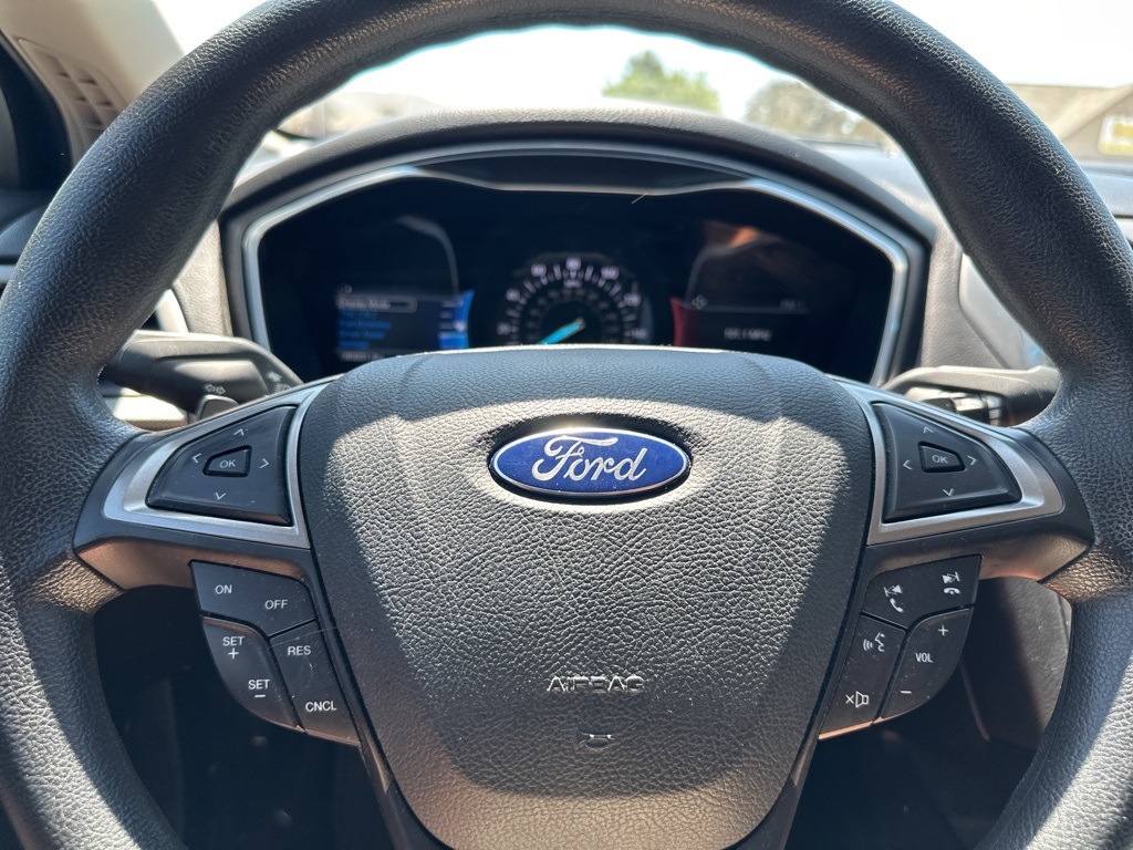 2017 Ford Fusion SE photo 17