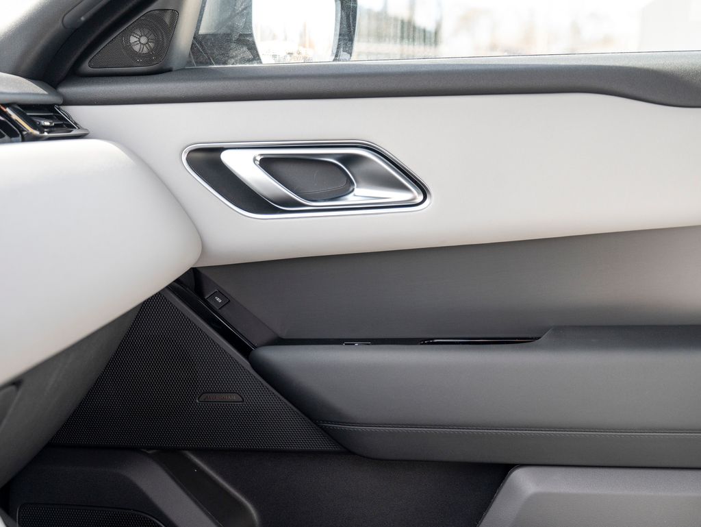 2026 Land Rover Range Rover Velar S photo 16
