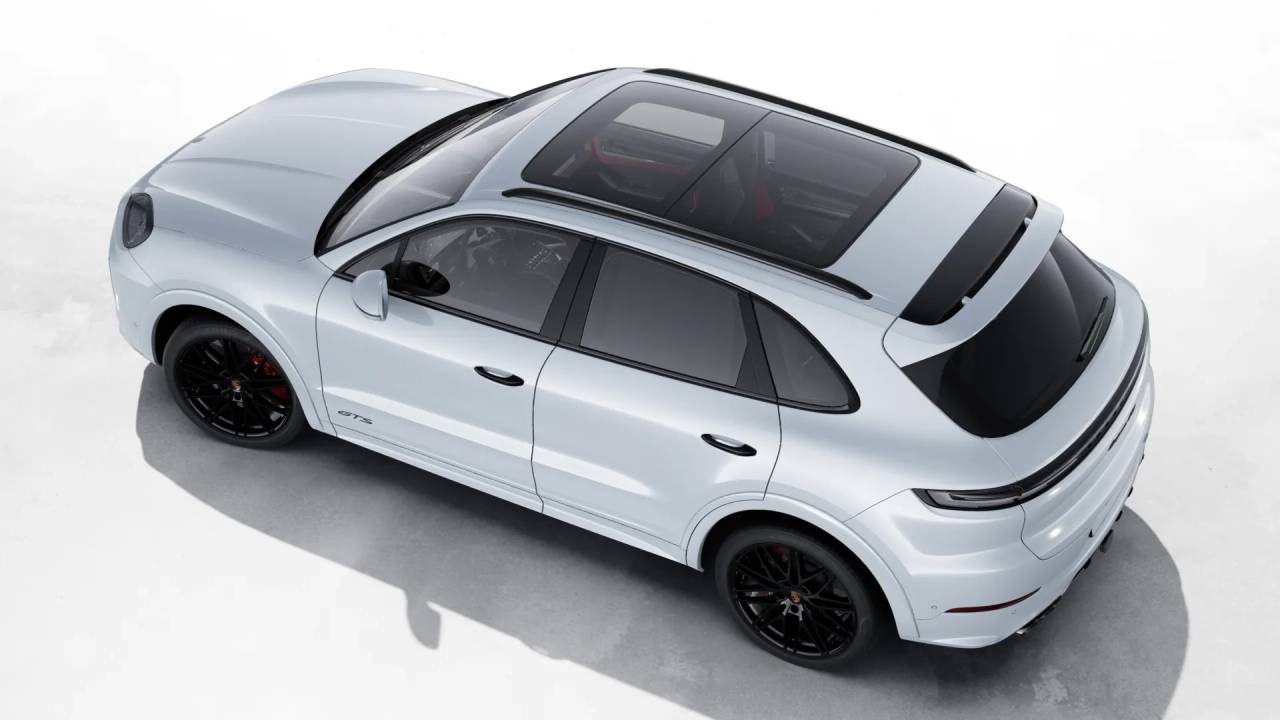 2026 Porsche Cayenne GTS photo 4