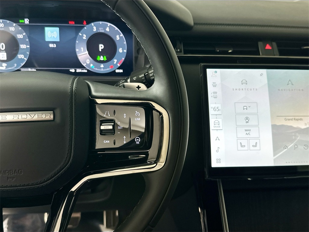2026 Land Rover Range Rover Velar SE photo 14