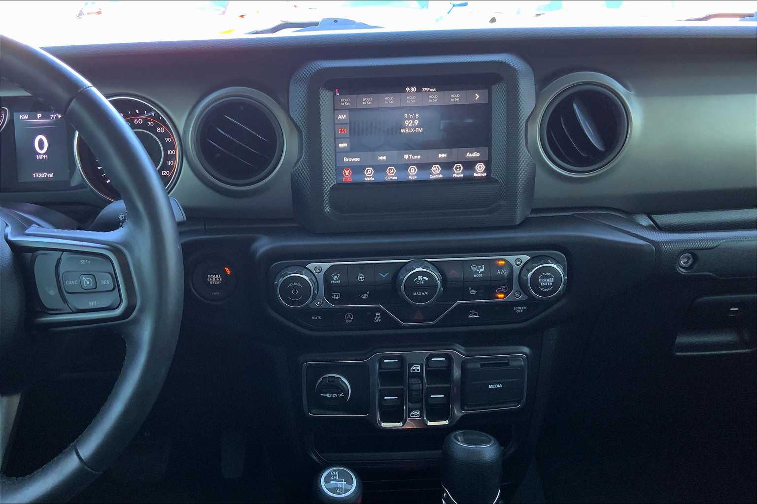 2022 Jeep Gladiator Willys Sport photo 6