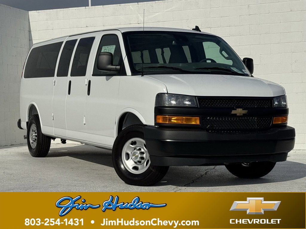 2025 Chevrolet Express Passenger LS's photo