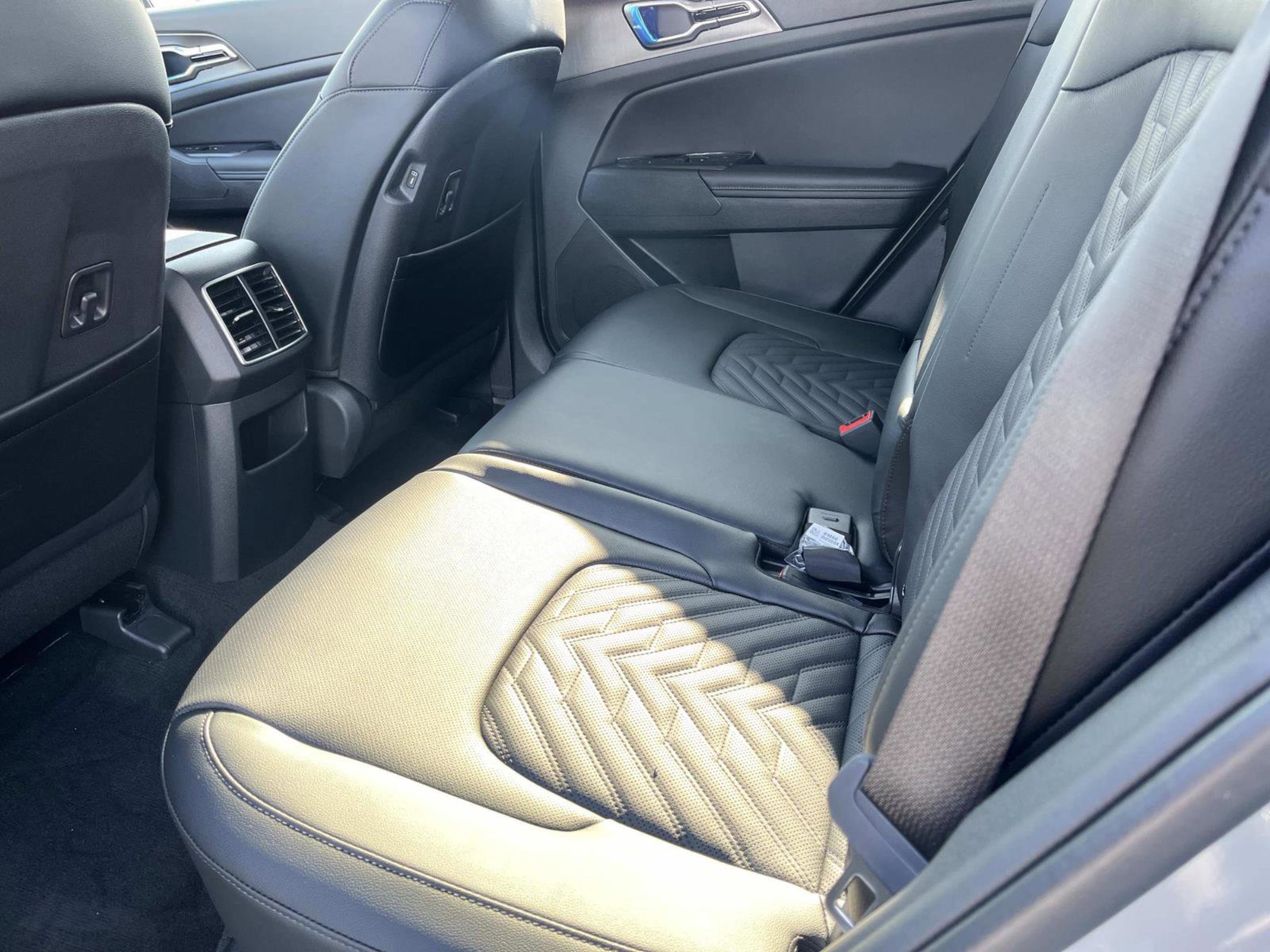 2026 Kia Sportage X-Line photo 17