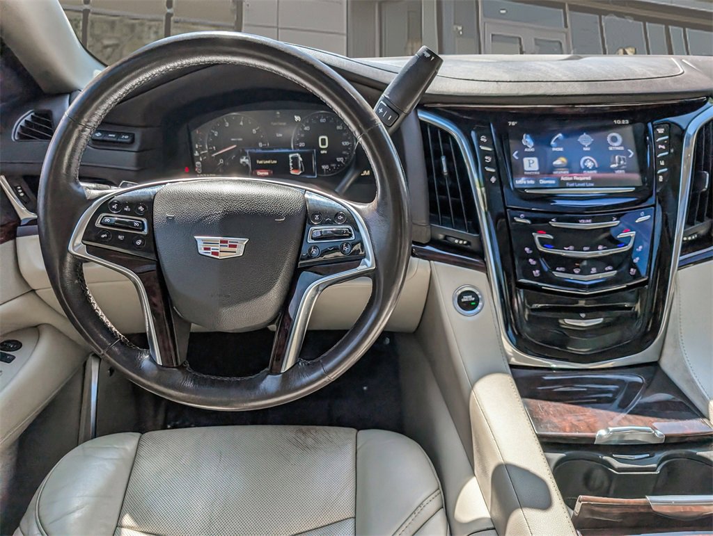 2015 Cadillac Escalade Luxury photo 16