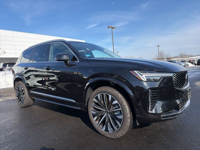 2025 Volvo XC90 B6 Plus Bright Theme 7-Passenger AWD