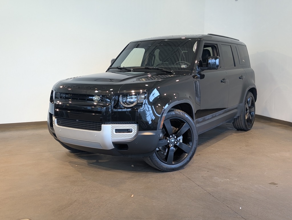 2024 Land Rover Defender S's photo