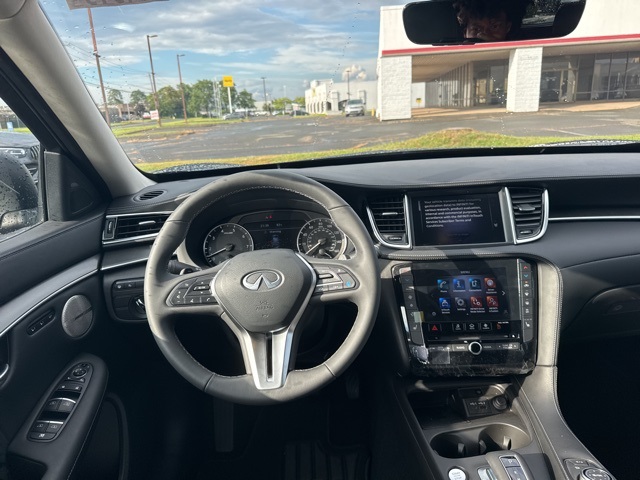 2025 Infiniti QX50 Luxe AWD photo 9