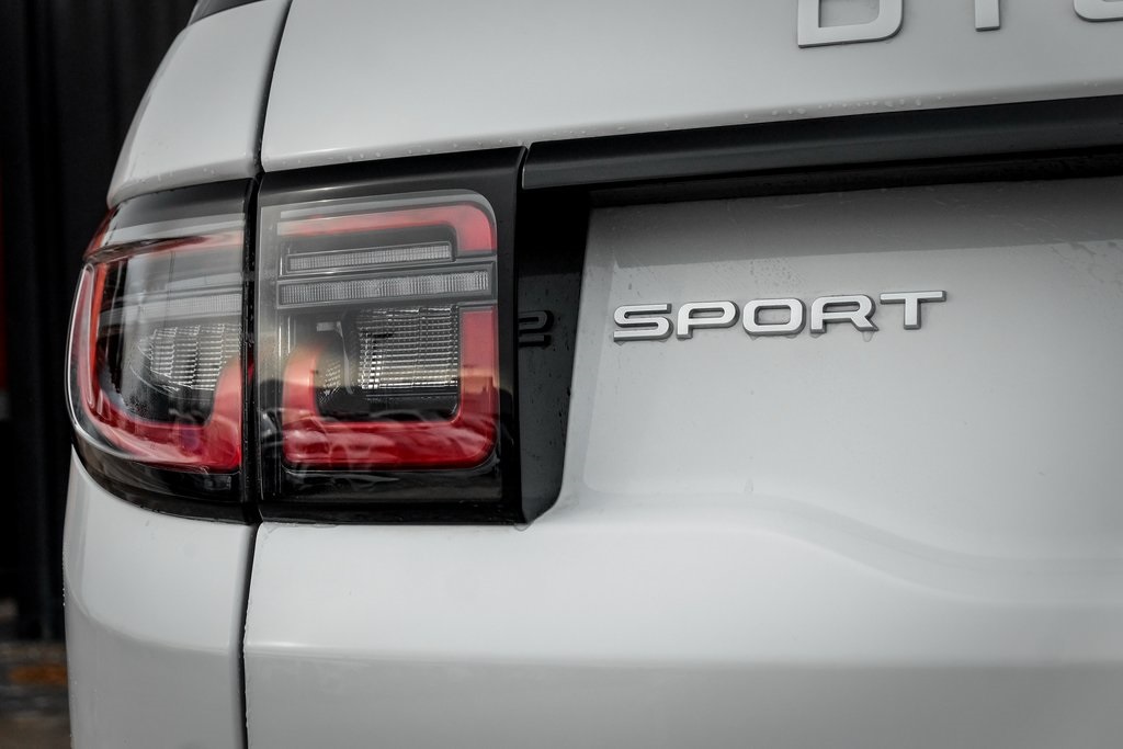 2025 Land Rover Discovery Sport S photo 6