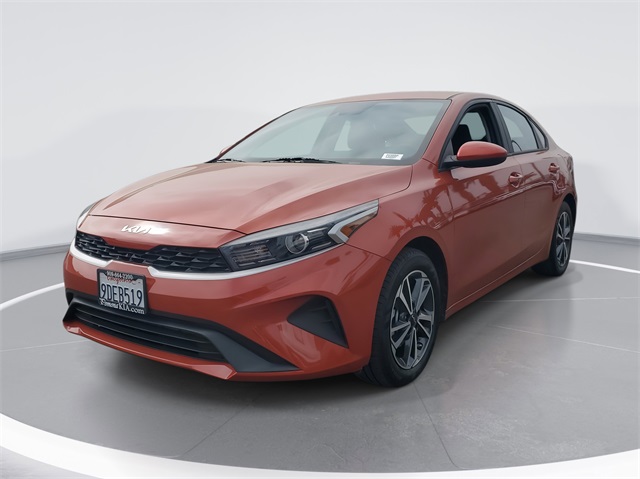 2023 Kia Forte LXS photo 2