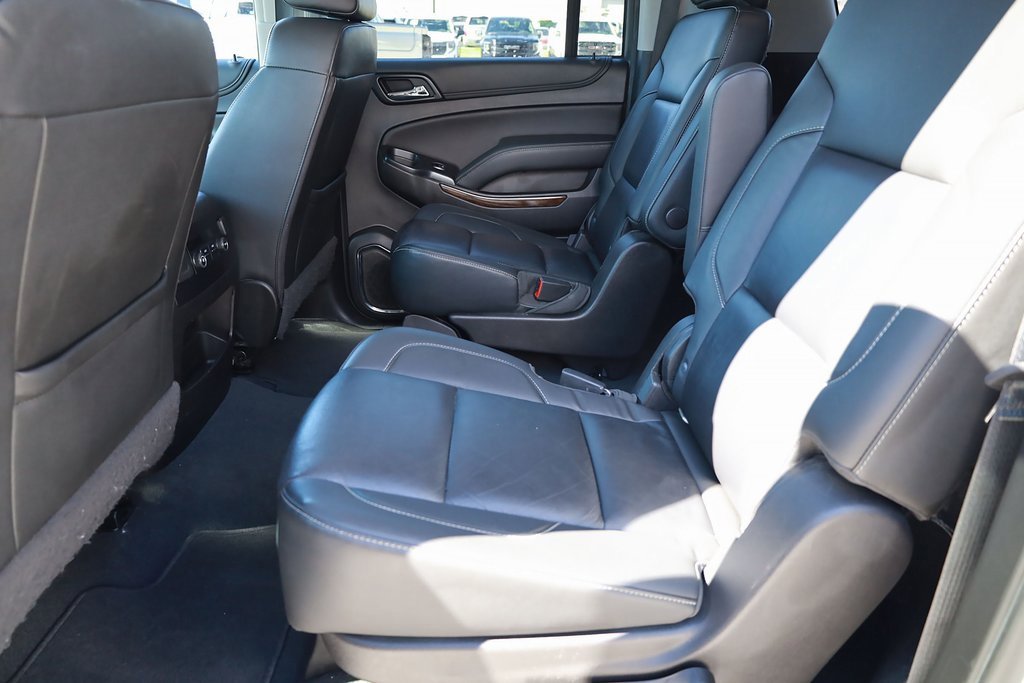 2019 Chevrolet Suburban LT photo 18