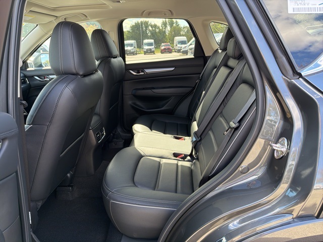 2025 Mazda CX-5 2.5 S Preferred photo 7