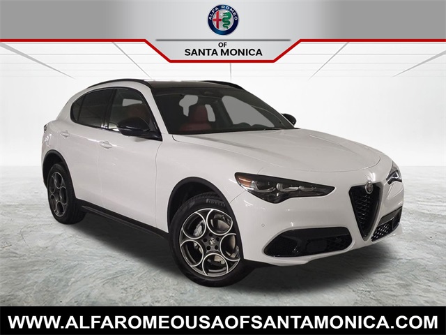 2025 Alfa Romeo Stelvio Base