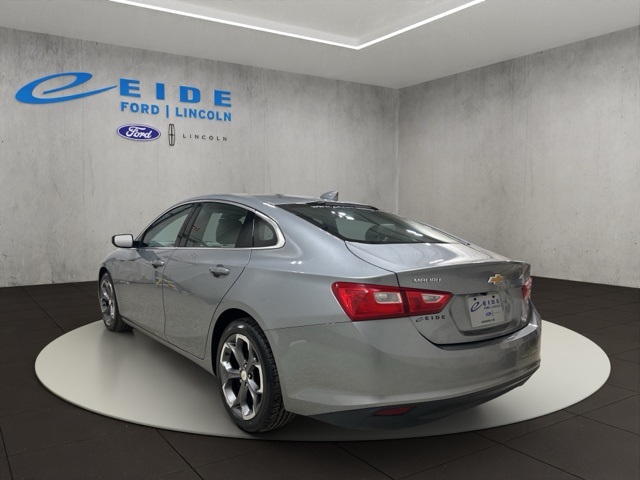 2023 Chevrolet Malibu 1500 RST photo 4