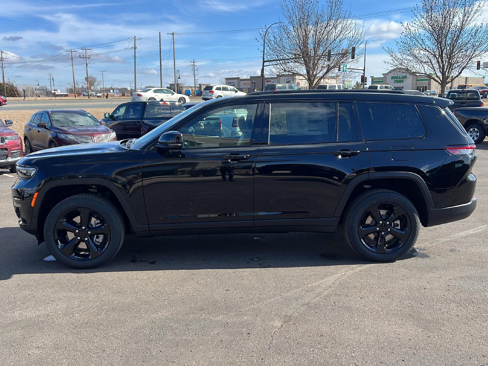 2025 Jeep Grand Cherokee Limited photo 3