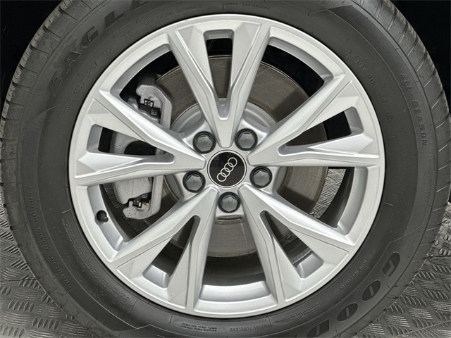 2025 Audi Q3 S line Premium Plus photo 2