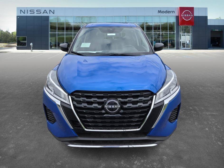 2025 Nissan Kicks Play S photo 2