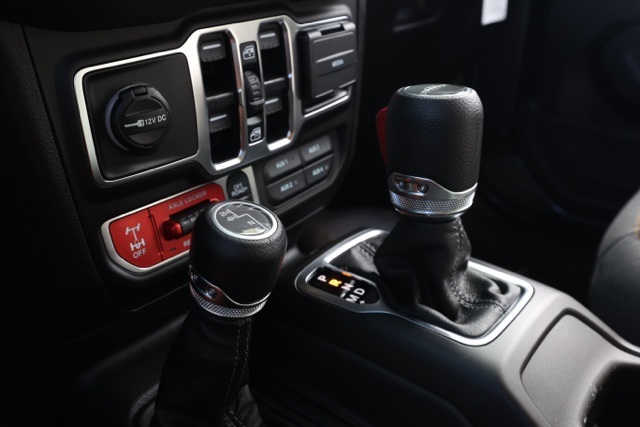 New 2025 Granite Crystal Metallic Clear-Coat Exterior Paint Jeep Willys image 29