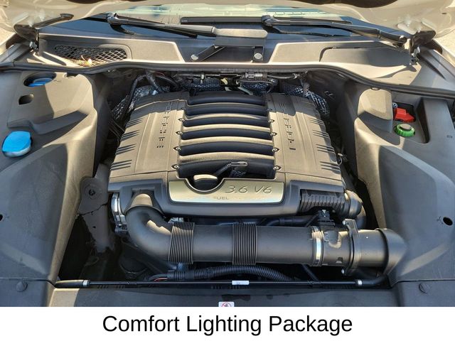 2016 Porsche Cayenne Base photo 6