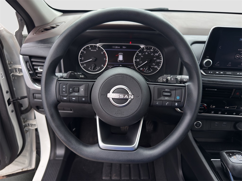 2023 Nissan Rogue SV photo 10