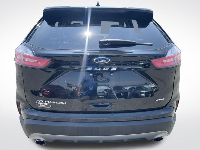 2024 Ford Edge Titanium photo 3