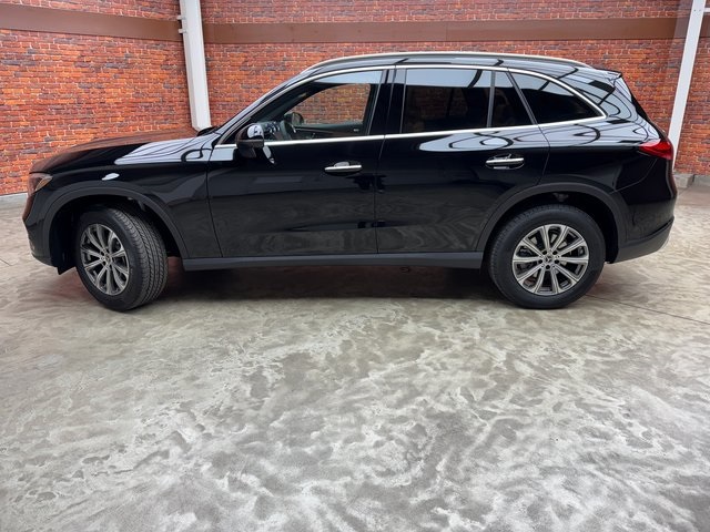 2026 Mercedes Benz GLC 300 4MATIC photo 2