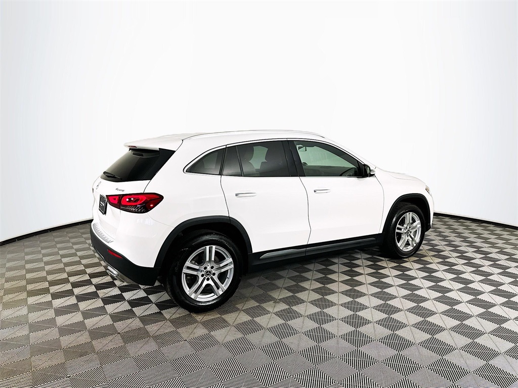 2022 Mercedes Benz GLA 250 4MATIC photo 4