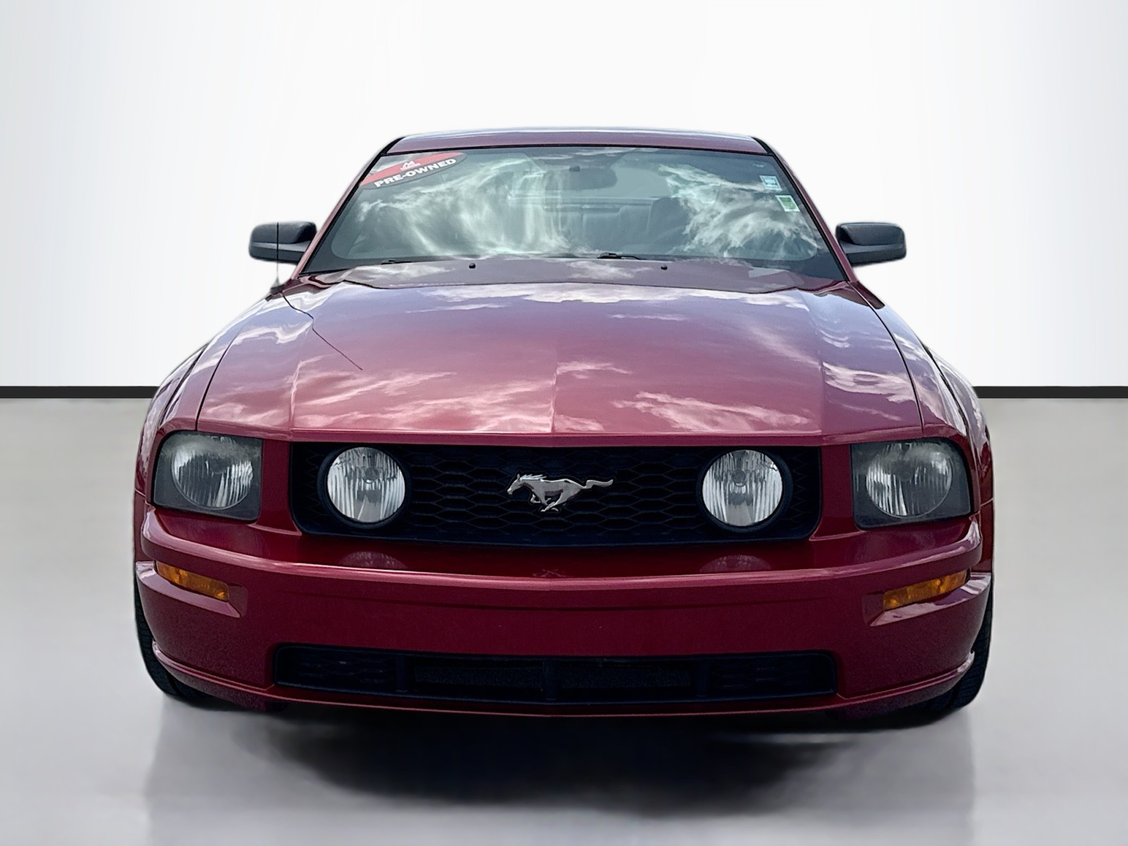 2005 Ford Mustang GT Deluxe photo 2
