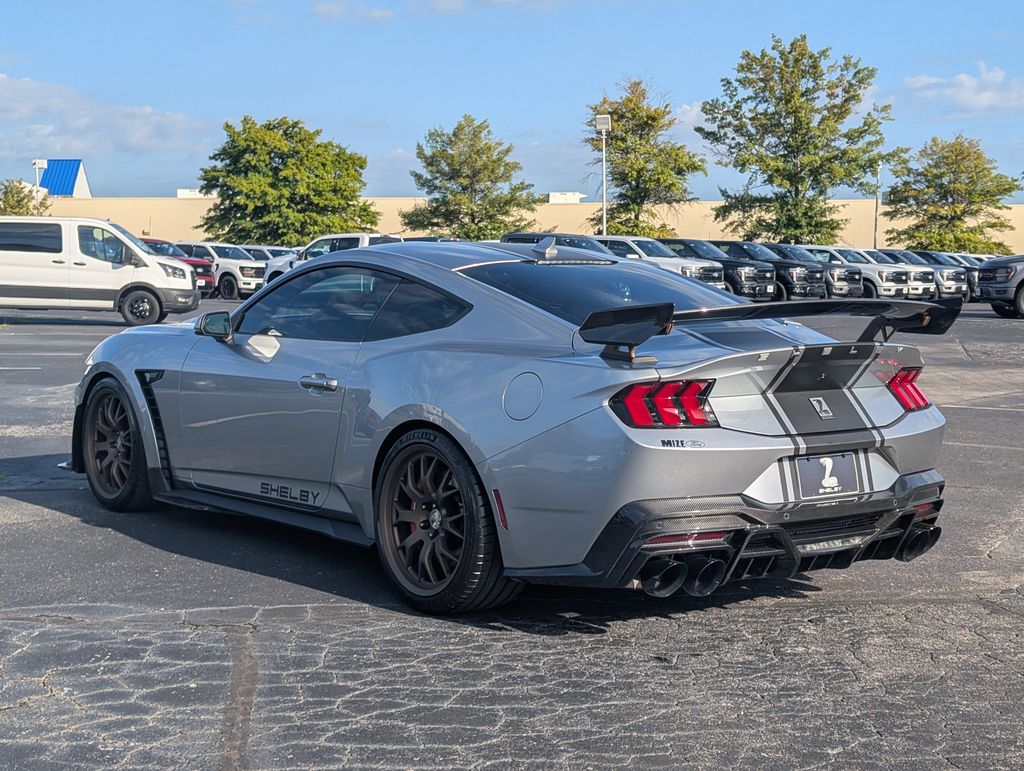 2025 Ford Mustang GT Premium photo 4