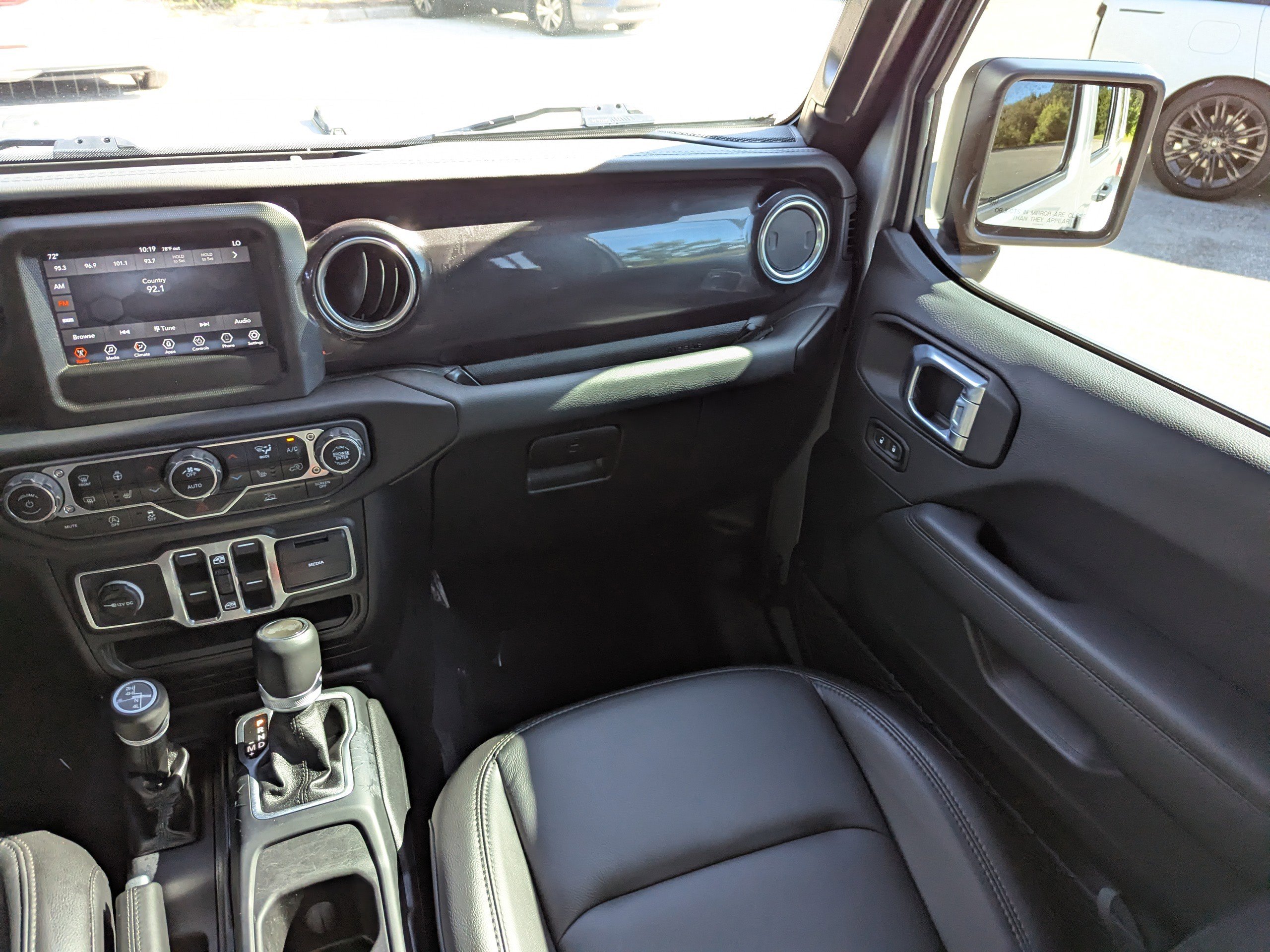 2021 Jeep Wrangler Unlimited Sahara Altitude photo 17
