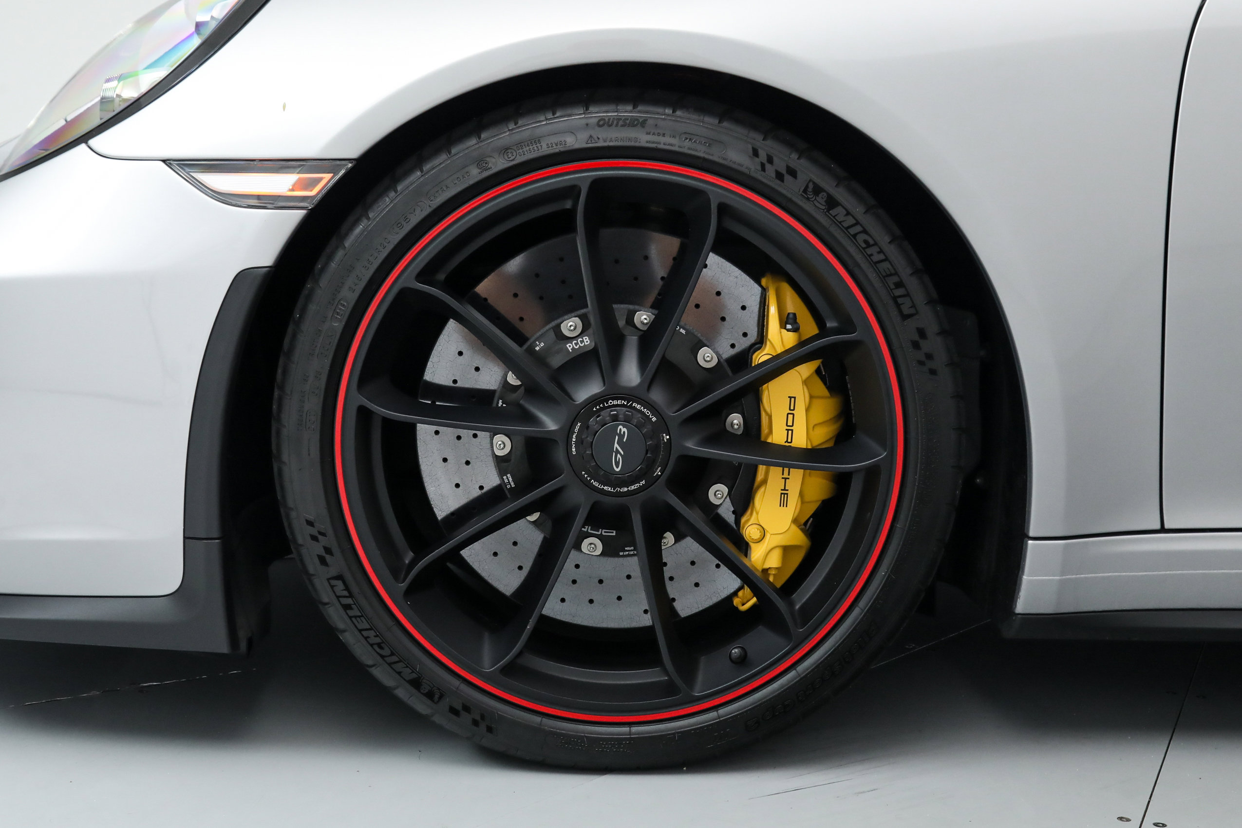 2018 Porsche 911 GT3 Coupe photo 36