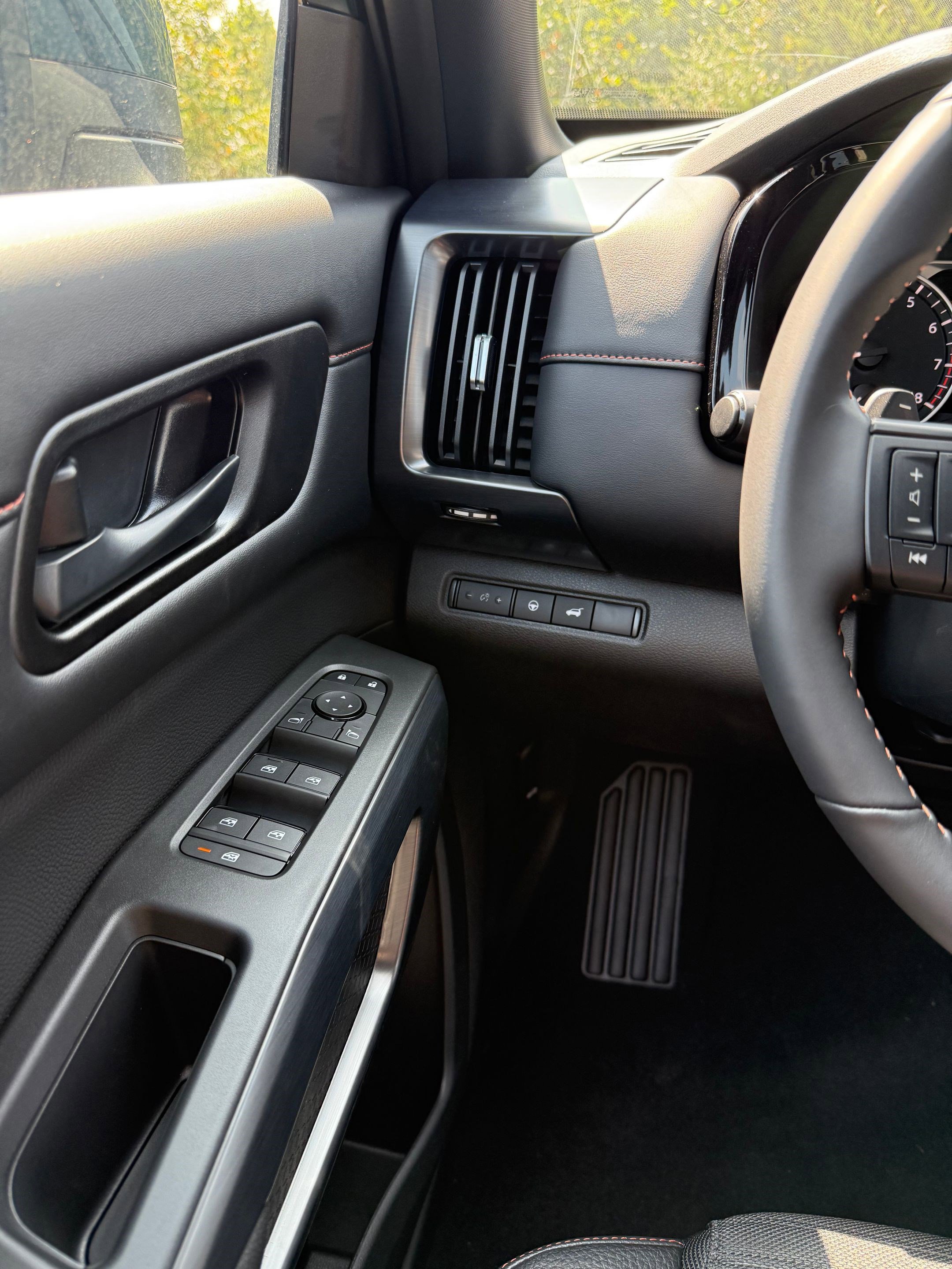 2025 Nissan Pathfinder Rock Creek photo 24