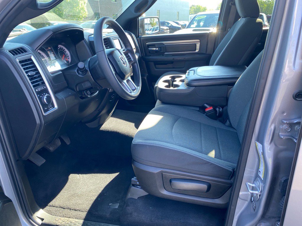 2022 Ram 1500 Classic Warlock photo 9