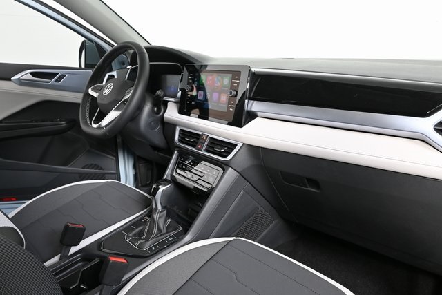 2025 Volkswagen Taos SE photo 17