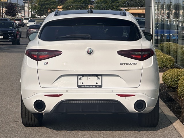 2022 Alfa Romeo Stelvio Ti Sport photo 5