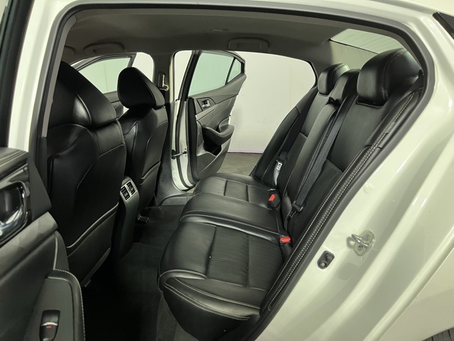 2021 Nissan Maxima SV photo 22